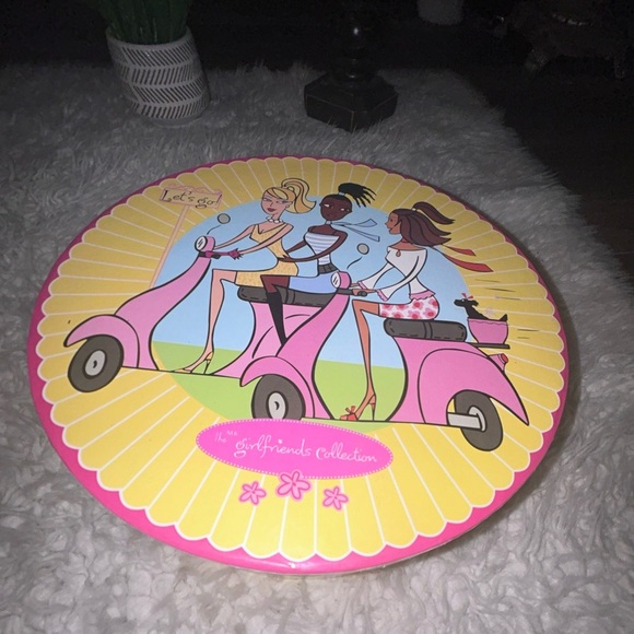 Mary Kay’s Girlfriend Collection Plates and cups - Picture 2 of 10